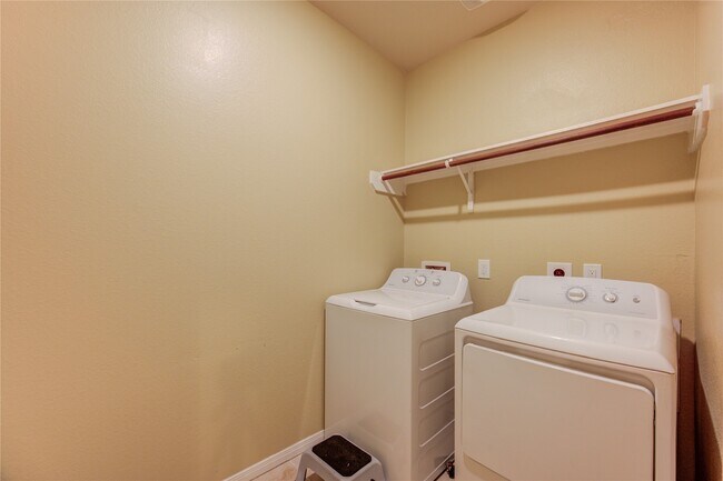 Building Photo - 734 Mill Spring Ct