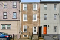 Building Photo - 3452 Division St