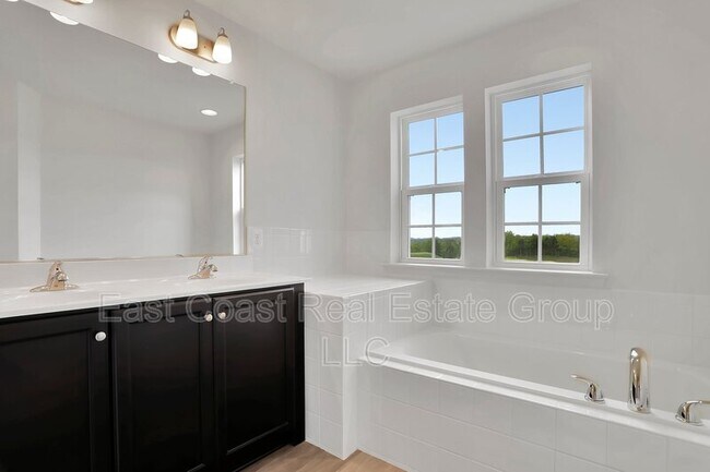 Building Photo - 153 Charterhouse St