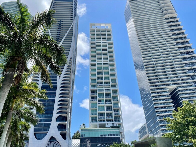 Primary Photo - 1040 Biscayne Blvd