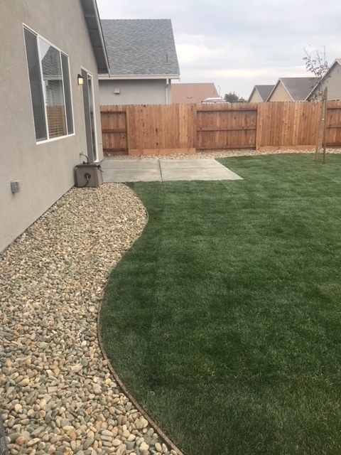 Building Photo - Do Not Disturb Occupants. Apply Now to Schedule Viewing. *****YARD SERVICE INCLUDED*****