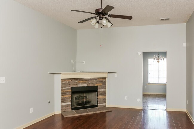 Building Photo - 8852 Campaldino Ave