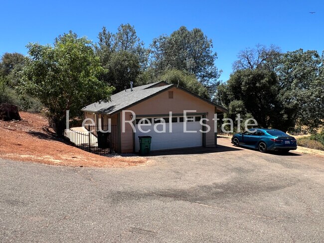 Primary Photo - 5270 Bonnie Lou Ln