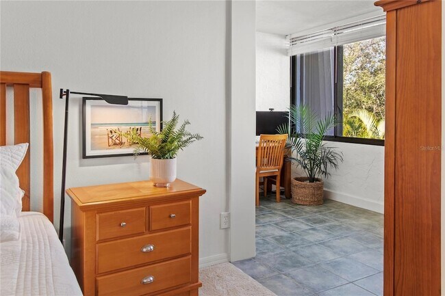 Building Photo - 829 Bayport Wy