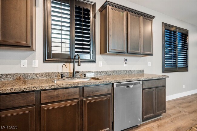 Building Photo - 10618 Sariah Skye Ave