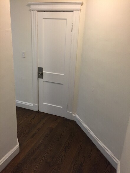 Building Photo - 74 Brainerd Rd