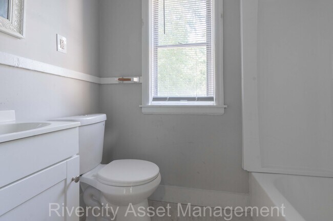 Building Photo - 1009 McEvers Rd
