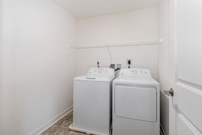 Building Photo - 1708 Fairmont Dr