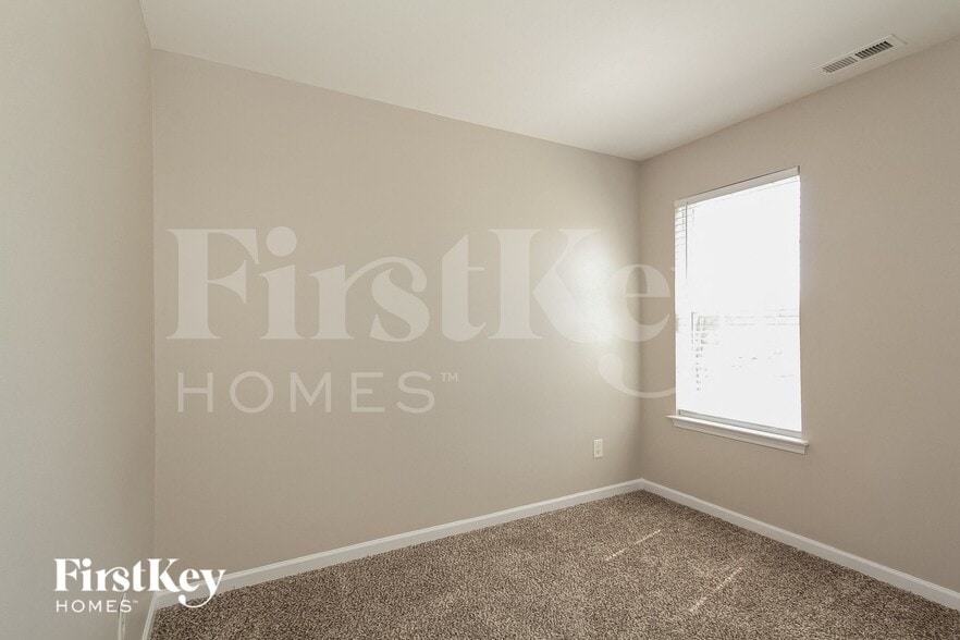 Building Photo - 10544 Meadow Crossing Ln