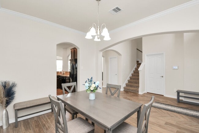 Building Photo - 2703 Lakecrest River Dr