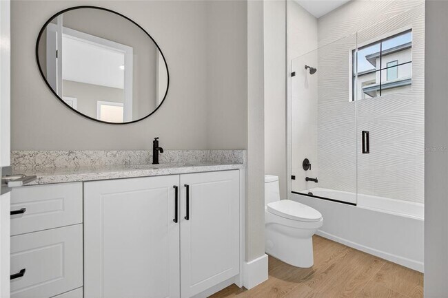 Building Photo - 16130 Pendio Dr