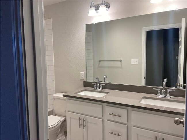 Building Photo - 790 Eves Necklace Dr.