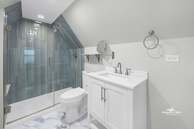 Building Photo - Modern Updated Victorian Duplex 3-Plus Bed...