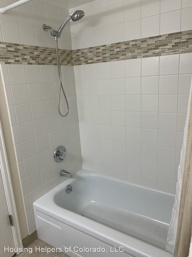 Building Photo - 2 br, 2 bath House - 625 Manhattan Place #208