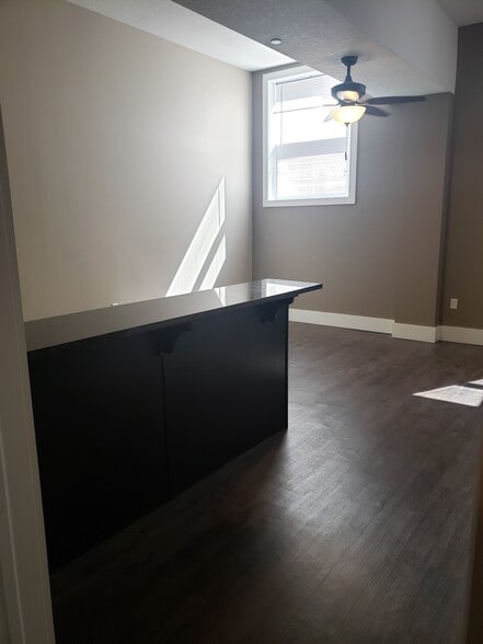 Building Photo - 2212 E 12th St