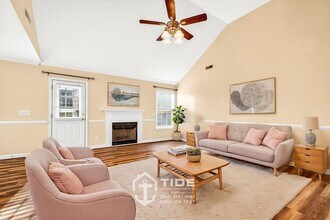 Building Photo - Modern Comfort in North Charleston