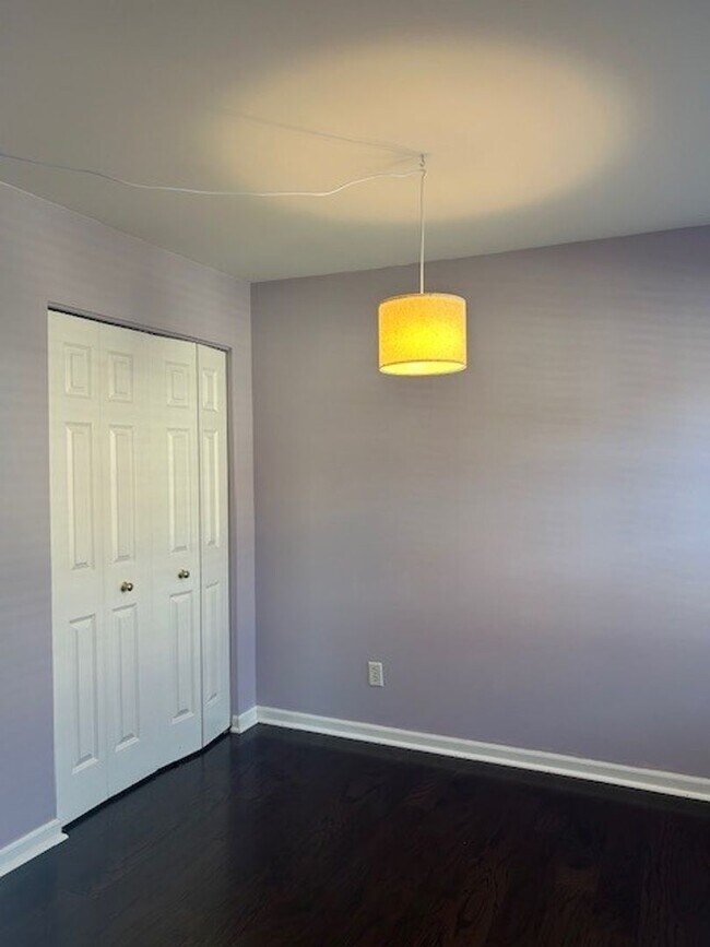 Building Photo - 2 Bedroom Harbor Park Condo - Just Blocks From the Lake