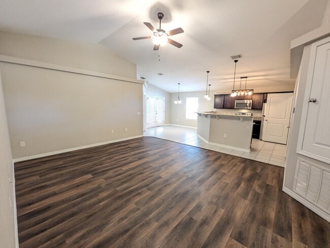 Building Photo - 8430 Island Dr