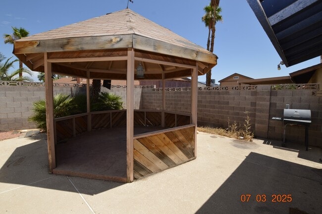 Building Photo - 6486 Bullion Blvd