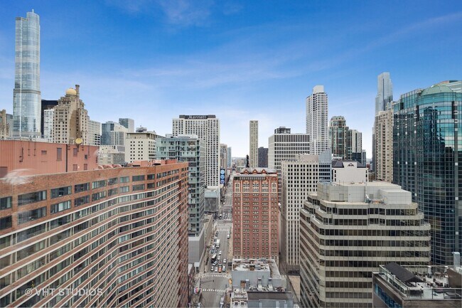 Building Photo - 600 N Fairbanks Ct