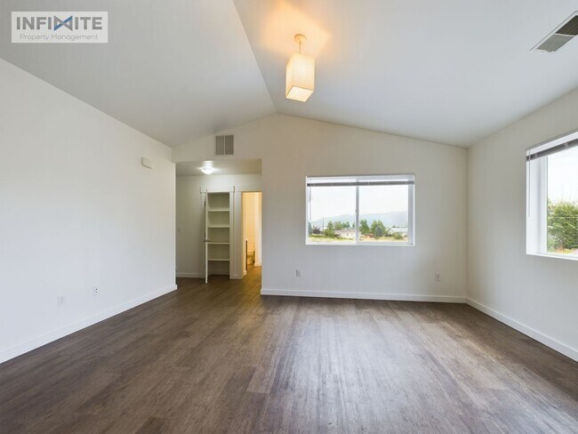 Building Photo - 25 Crater Ridge Ln