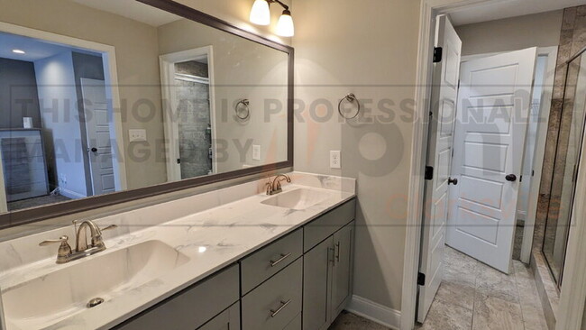 Building Photo - 890 Wild Elm Ct