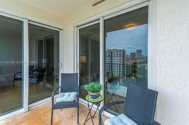 Building Photo - 20000 E Country Club Dr