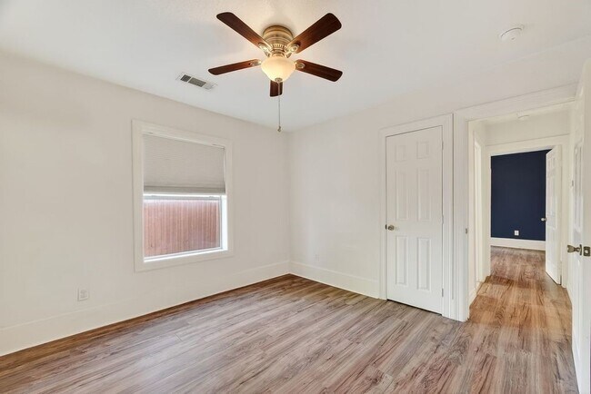 Building Photo - 4520 Sharon St