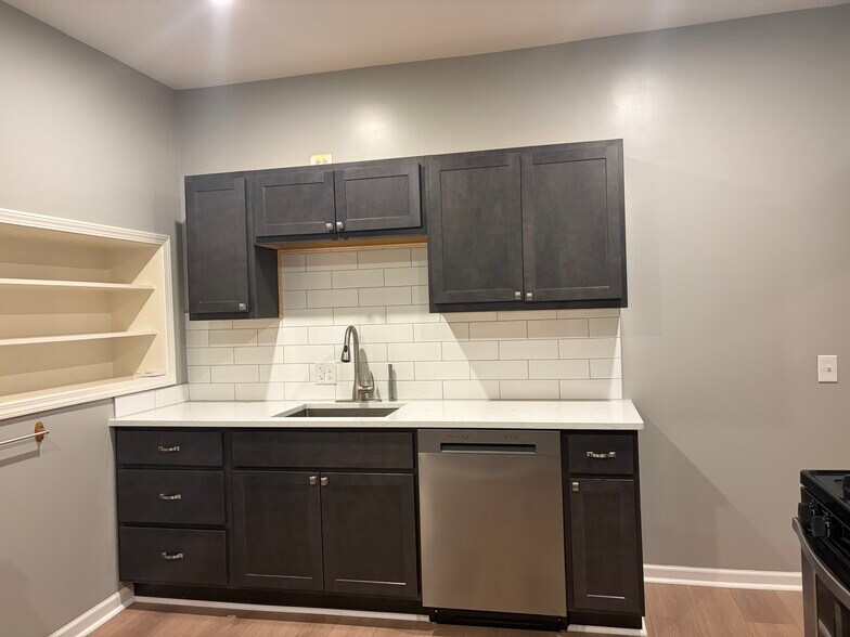 Building Photo - 1429 Quarry Ave NW