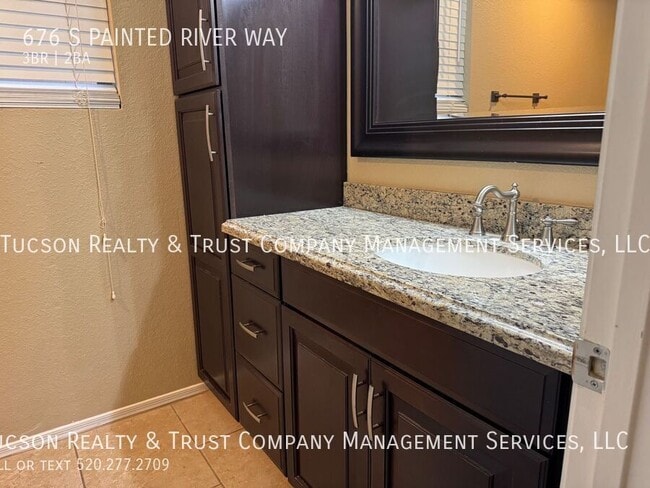 Building Photo - 676 S Painted River Way