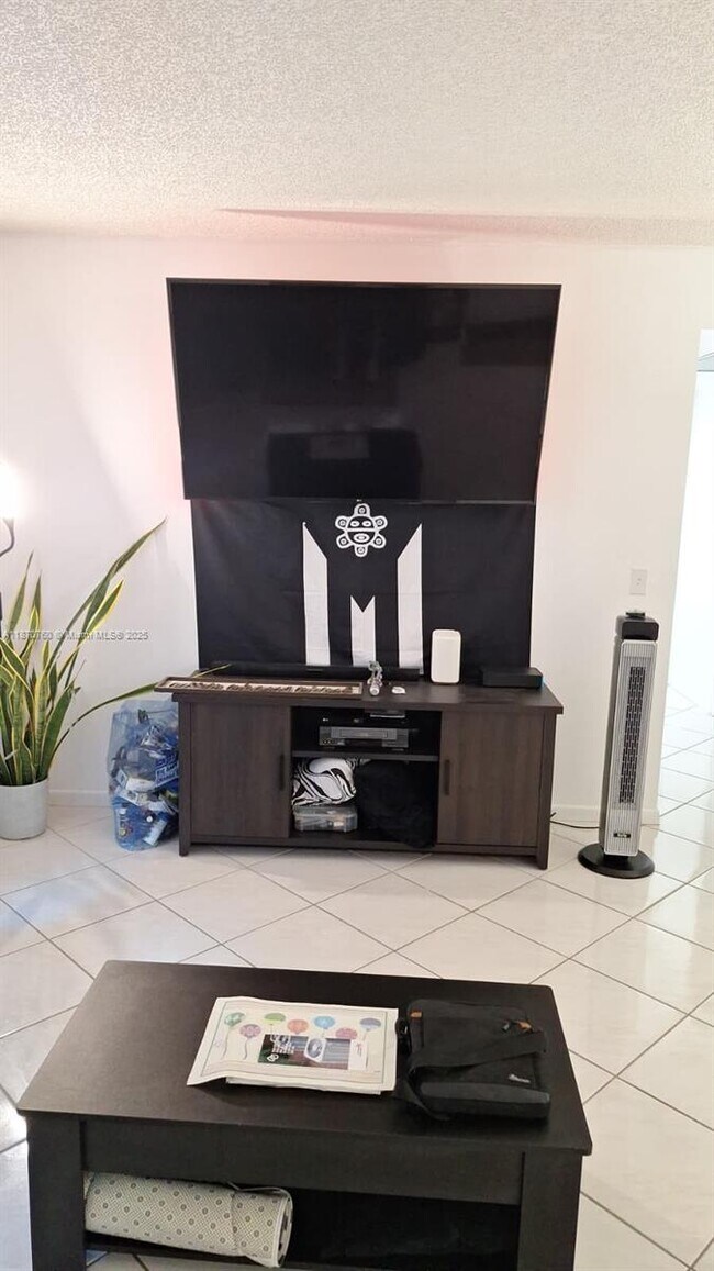 Building Photo - 13550 SW 6th Ct