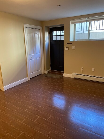 Living Room - 69 Parkwood Ave