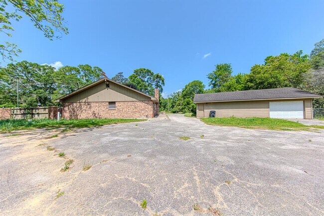 Building Photo - 31868 FM 1485 Rd