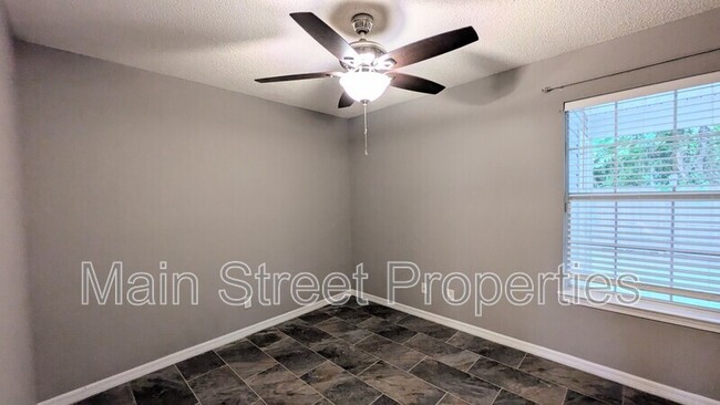 Building Photo - 3180 Birdseye Cir