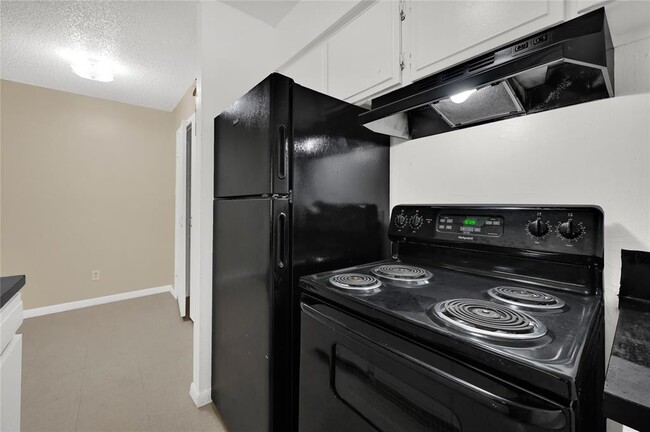 Building Photo - 7211 Atwell Dr