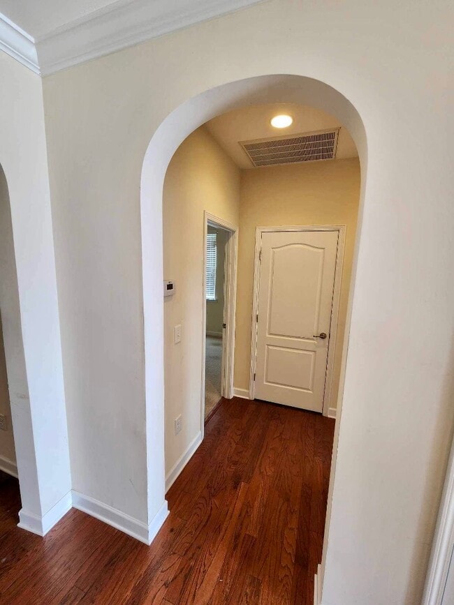 Building Photo - 909 Looking Glass Ct