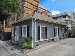 Building Photo - 710 Mira Monte Pl
