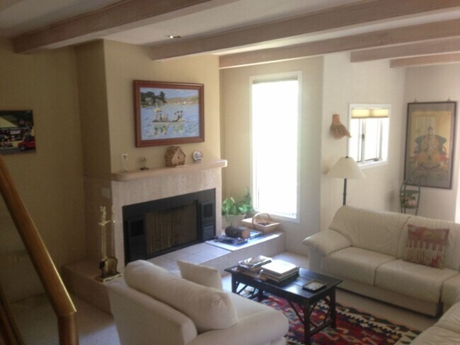 Building Photo - Quiet family home
