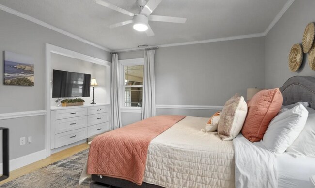 Building Photo - NEW LISTING!!!!!