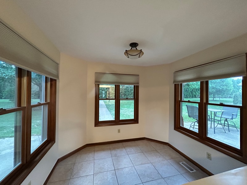 Building Photo - 840 Westlake Dr