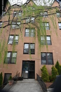 Building Photo - 37 Avon Pl