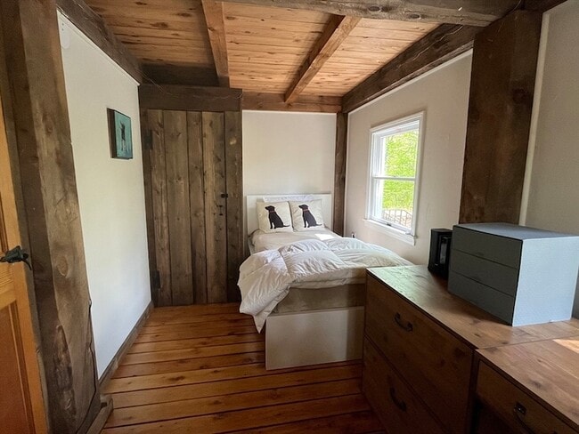 Building Photo - 102 New Templeton Rd