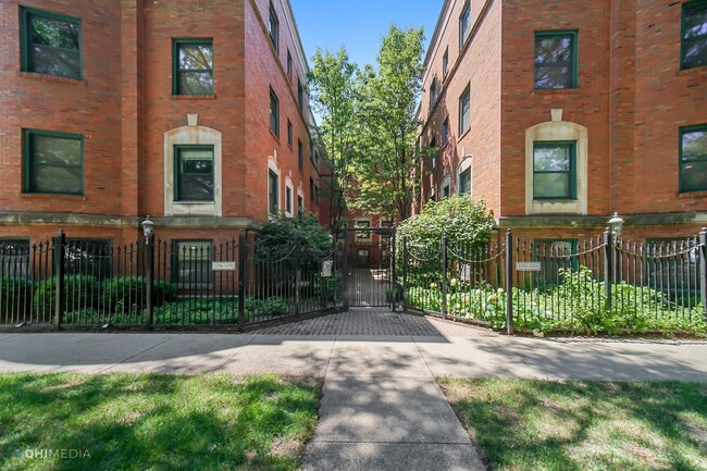 Building Photo - 5252 S Drexel Ave