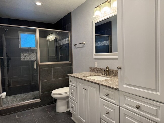 Building Photo - Single level home on large lot