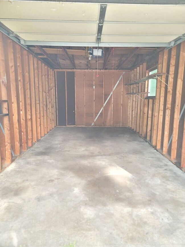 Building Photo - 2460-2462 2nd Ave South