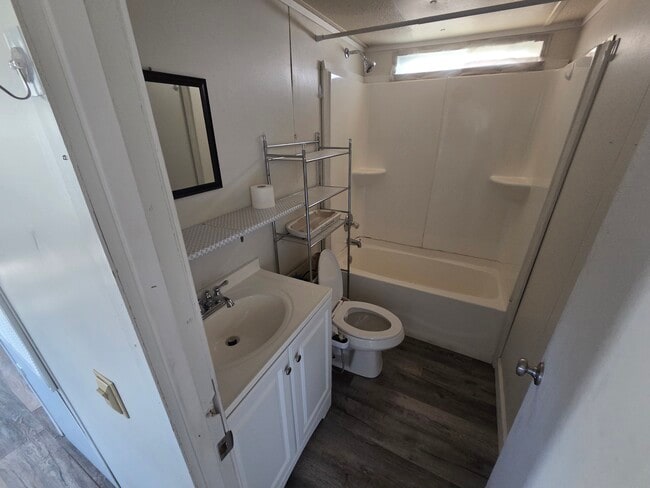 Building Photo - 745 Barren Hollow Rd