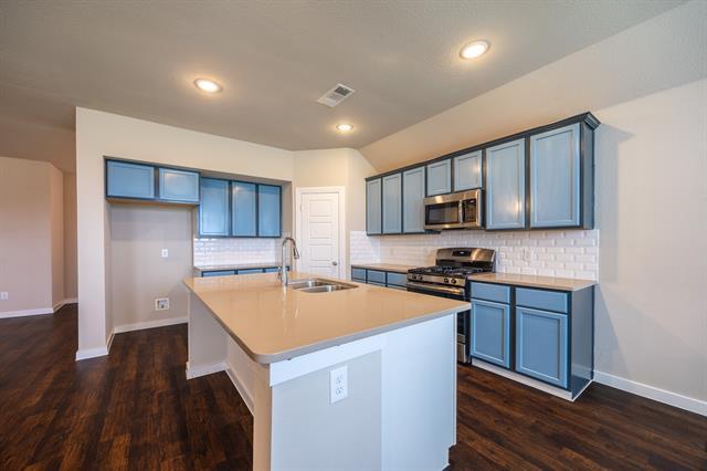Building Photo - 1560 Kleberg Dr