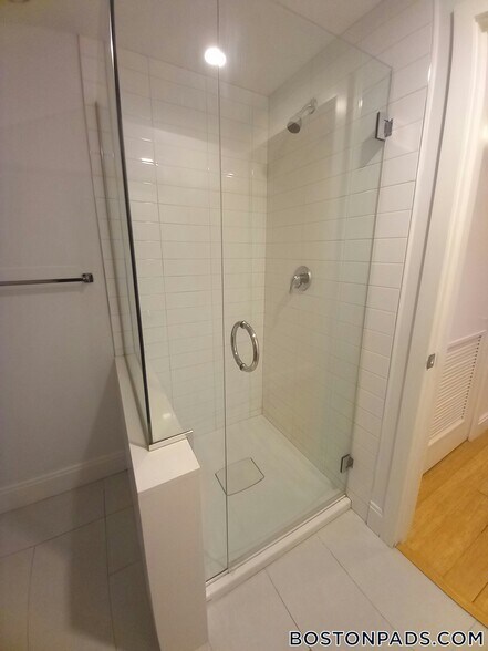 Building Photo - 40 Malvern St