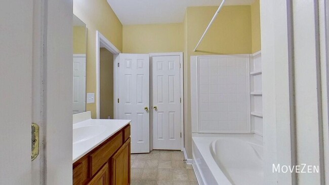 Building Photo - 5932 Hollow Wood Ct