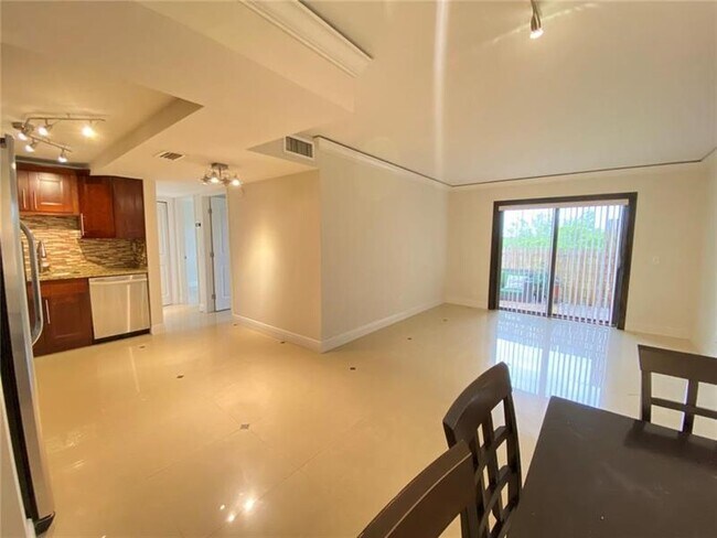 Building Photo - 3700 N Pine Island Rd